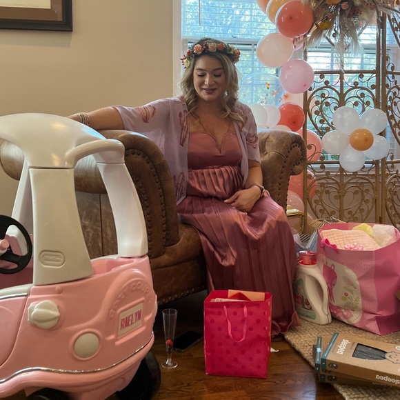 Asos Little Mistress Maternity satin midi dress with pleated skirt in berry-Red - Picture 14 of 15